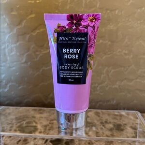 Betsey Johnson Scented Body Scrub NEW